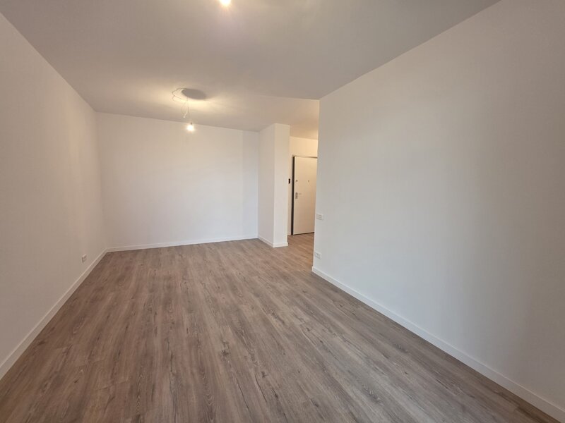 Metrou Nicolae Teclu, complex Estoria, parcare, boxa, centrala, TVA inclus