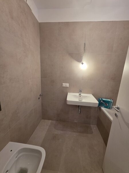 Metrou Nicolae Teclu, complex Estoria, parcare, boxa, centrala, TVA inclus