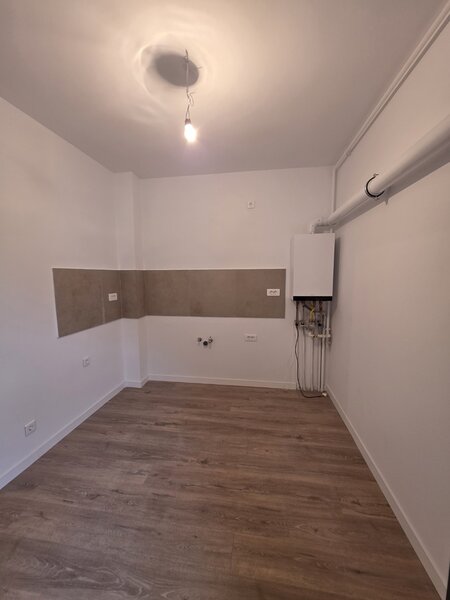 Metrou Nicolae Teclu, complex Estoria, parcare, boxa, centrala, TVA inclus